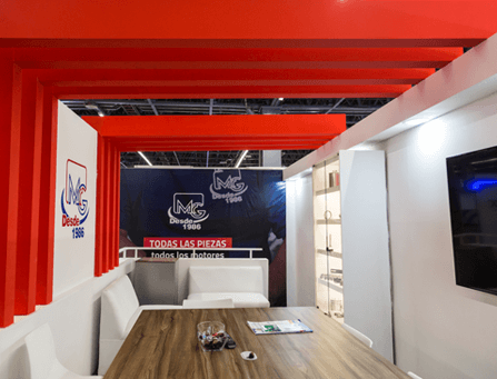 Sala de juntas en stand de RMG.